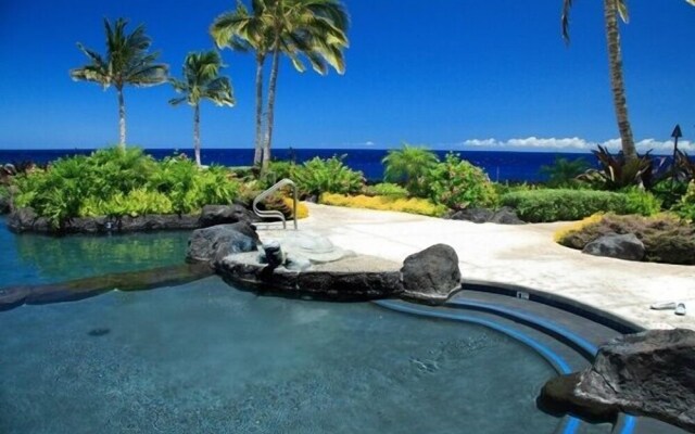 Halii Kai 9g 3 Bedroom Condo by RedAwning