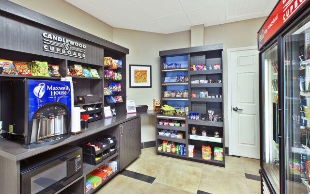 Candlewood Suites Indianapolis Airport by IHG