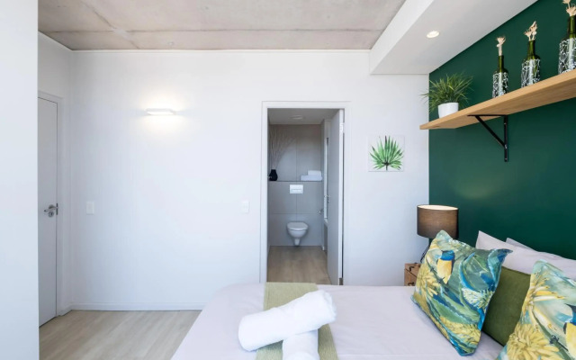 Modern Two Bedroom Unit, Mountain & Harbour Views