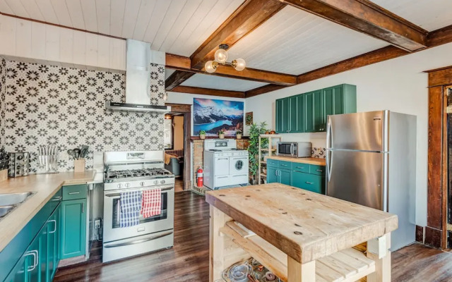 Rocky Mountain Bed & Breakfast