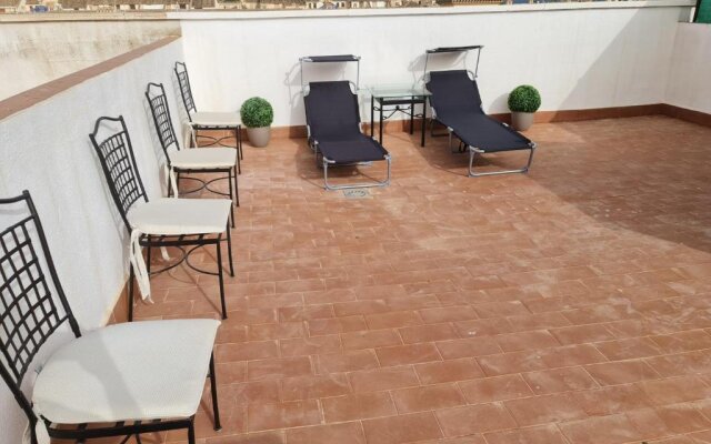 Centrally Located Apartment in the Beautiful Town of Los Alcazares - RDA28LA