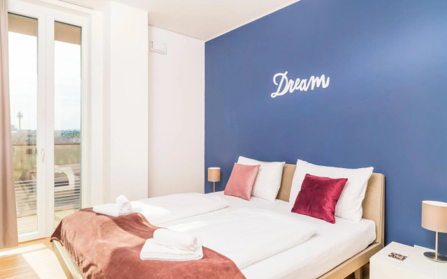 Triiiple Tower Dream Apartments with Rooftop-Summer-Pool by ichbucheAT