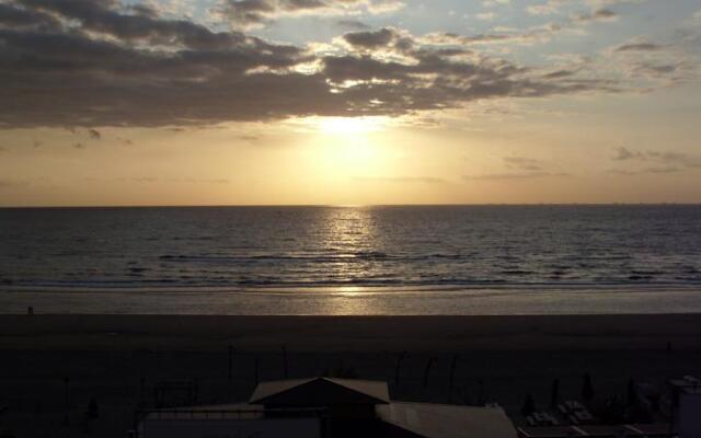 Instyle Beach House Bloemendaal Aan Zee