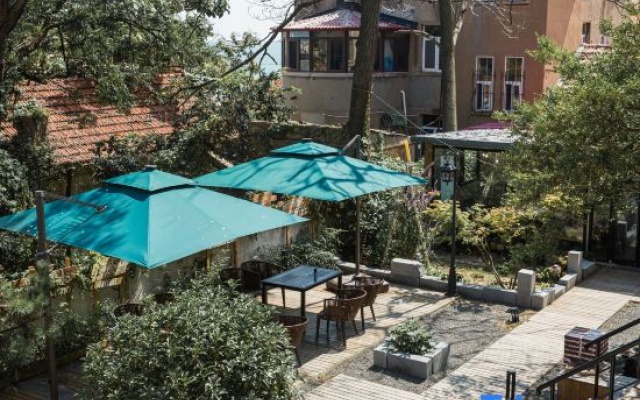 Blossoms Art Hotel German Style Ocean View Historical Villa – Outside – Qingdao