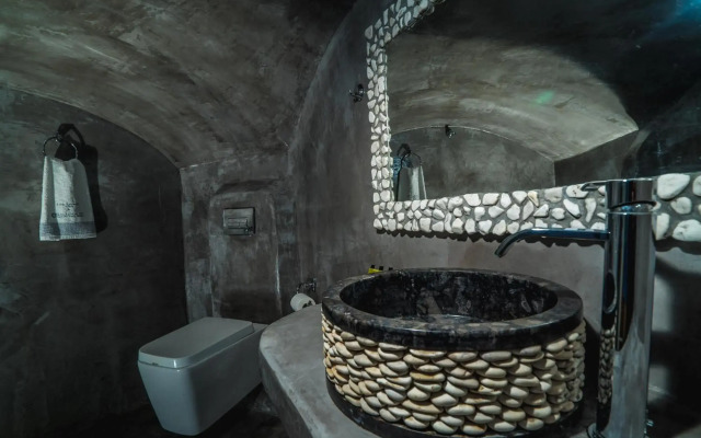Kaleidoscope Cave Houses Oia