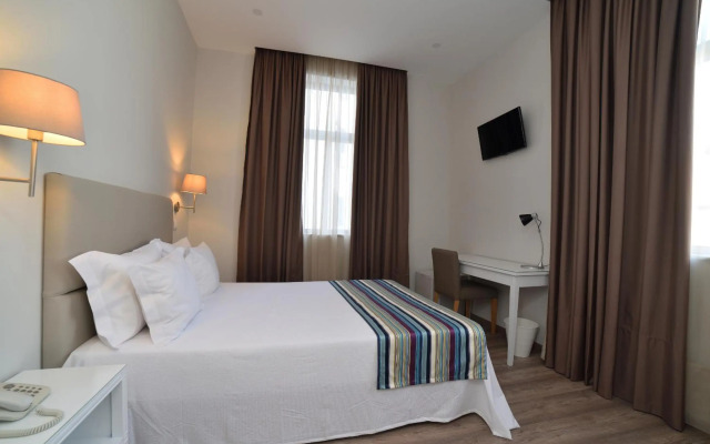 Porto Domus Hotel