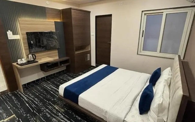 Hotel Aura Grande - Indore