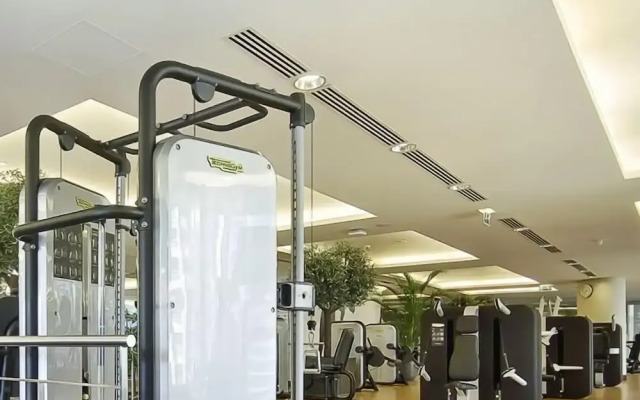 LUX The JW Marina Studio 2