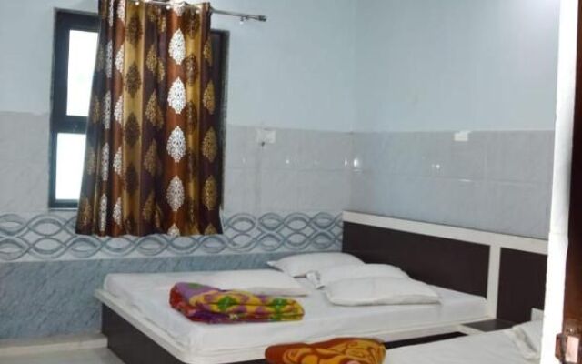 Hotel Ujala Palace