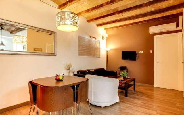 Modern 2 Bed Flat in Trendy Poble Sec