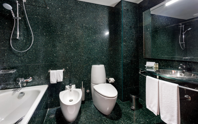 Neat Hotel Avenida