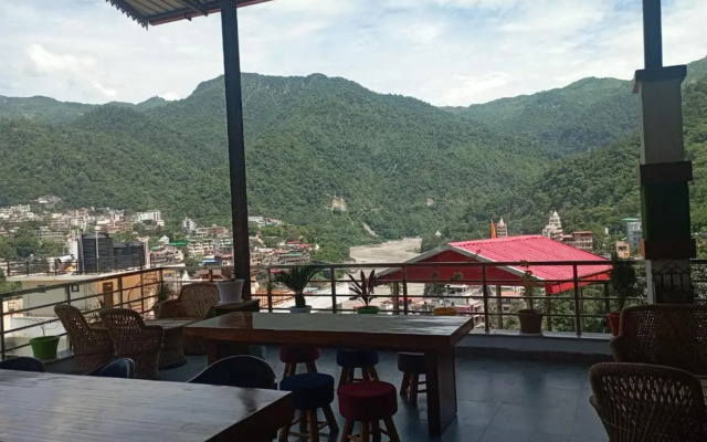 Aroha By Rishikesh - Swimming Pool & Spa