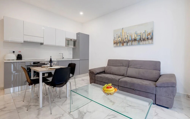 Contemporary 1BR Apartment, Central Location