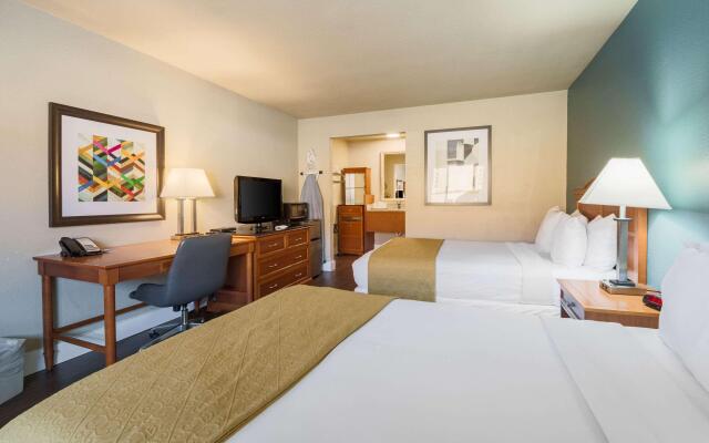 Rodeway Inn Portland Airport Hotel