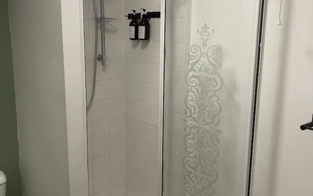Family Friendly One Bedroom Apartment w King Bed