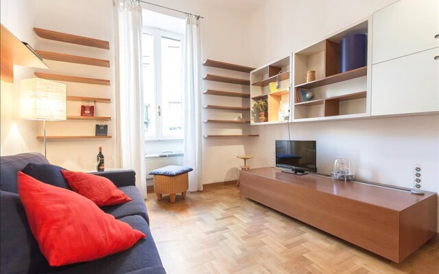 Bright and quiet Halldis apartment with small balcony