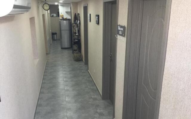 Apartment White Orchid