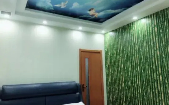 Locomotive Movie Theme Hotel