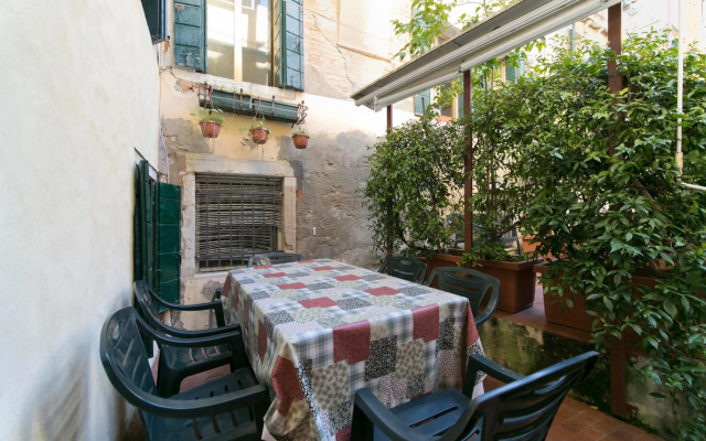 Ground floor Santa Margherita Apt ac wi-fi