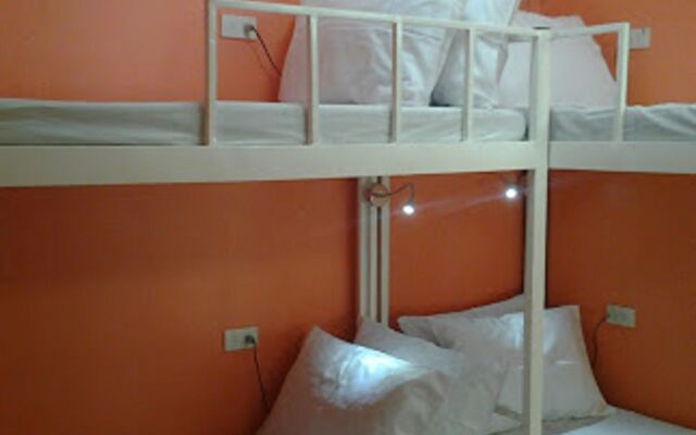 Crossroads Hostel Manila