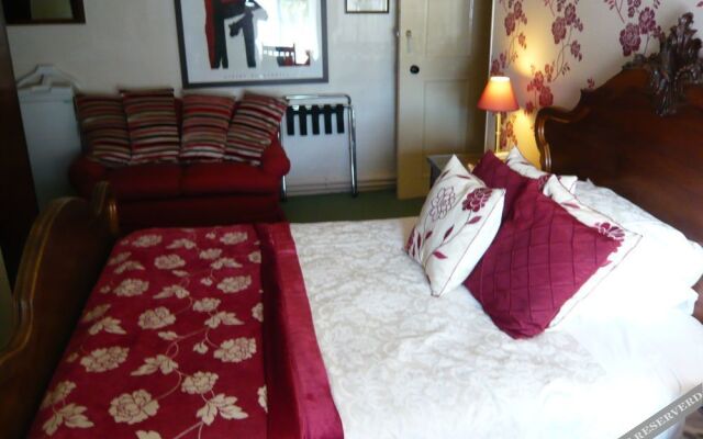 Meryan House Hotel