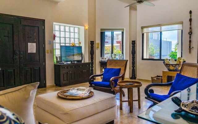 Royal Palms 10 2 Bedroom Condo by RedAwning