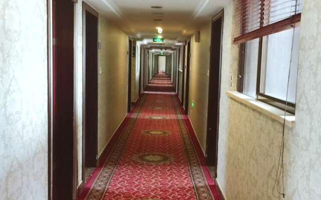 Lucky Hotel