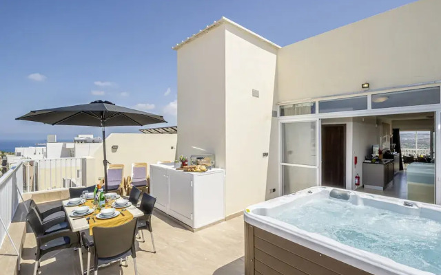 Summer Breeze Penthouse With Hot Tub