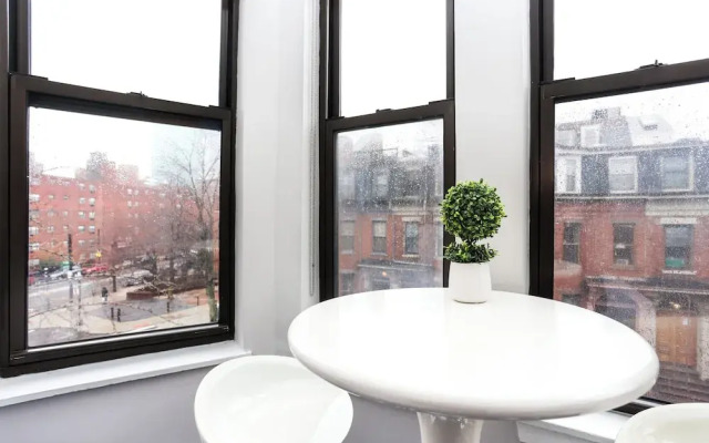 Maverick Suites at 400 Columbus Ave