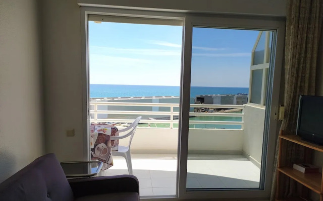 First Line Apartment With Wifi