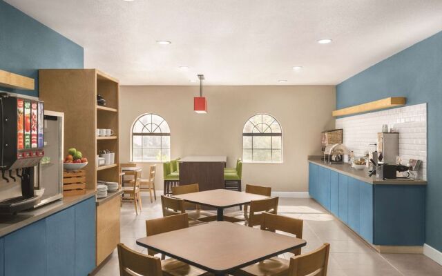 Baymont Inn & Suites by Wyndham The Woodlands