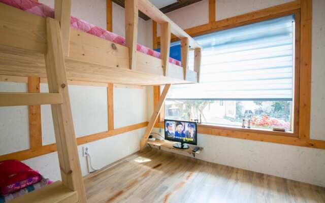 Jeonju Tteulanchae Hanok Stay