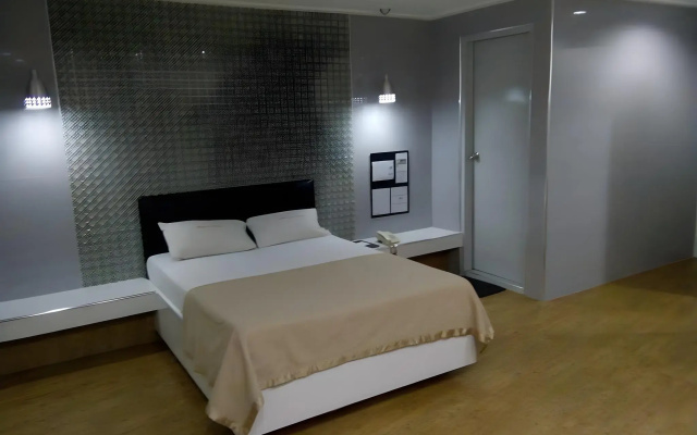 New Winston Hotel