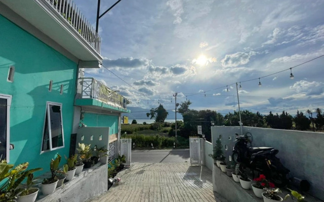 Antony Homestay near Pantai Pasir Putih Parbaba RedPartner