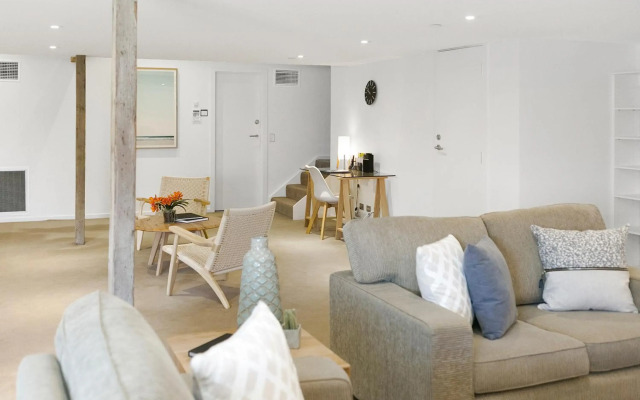 Sullivans Cove Apartments