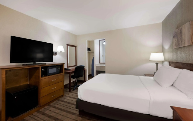 SureStay Plus by Best Western Woodbury Inn