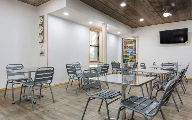 Broken Bow Inn and RV Park