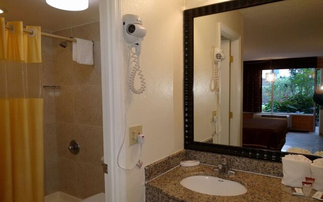 Red Carpet Inn Airport and Cruise Port Hotel Fort Lauderdale