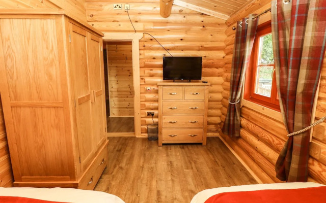Oak Lodge