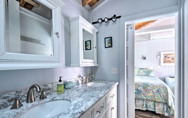 Charming Jacuzzi-suite - Walk to Parson's Beach!