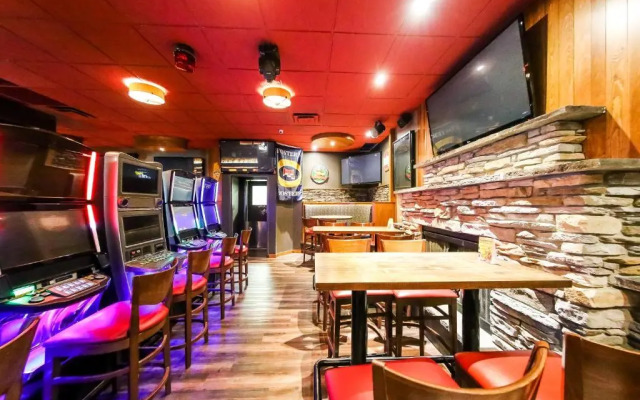 Howard Johnson Express Inn - Winnipeg West