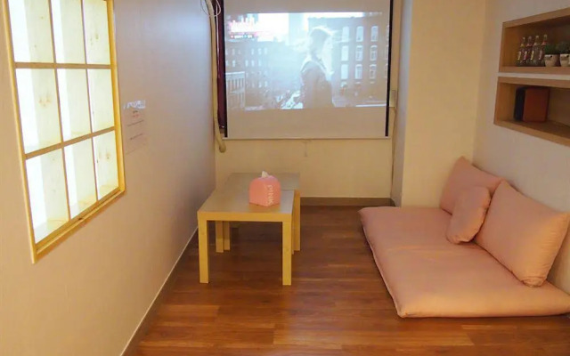 Miss Egg Hostel
