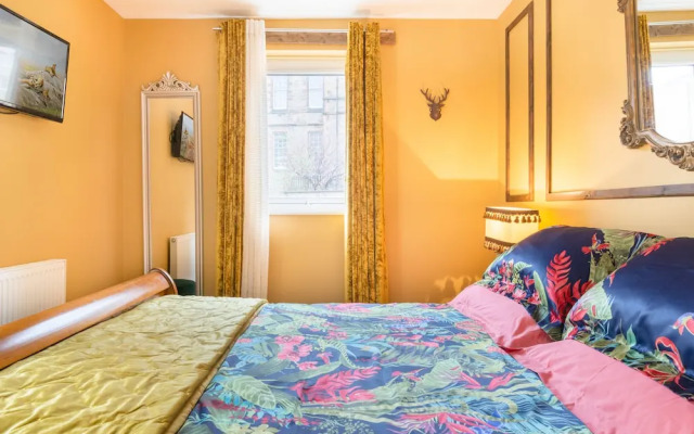 Quirky 1 Bedroom Apartment Next to Holyrood Palace