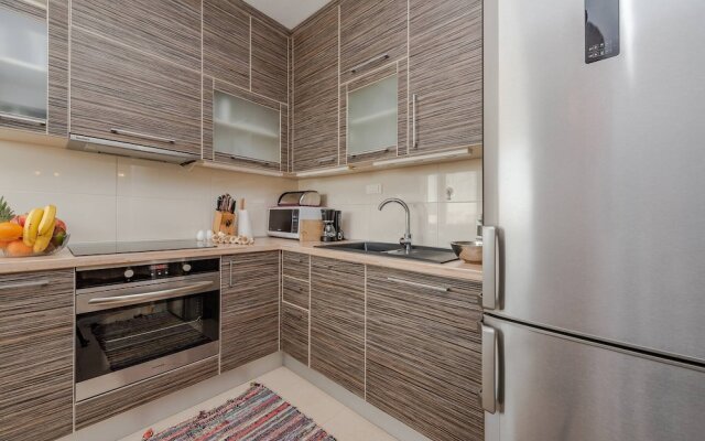 Romantic Oasis modern Apartment