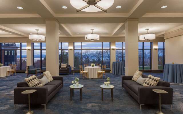 Hotel Champlain Burlington, Curio Collection by Hilton