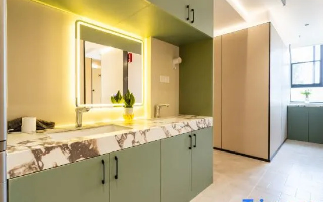 ZaiRenhai Youth Apartment