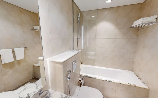 Whitesage - Bright and Spacious Apartment With Sea Views