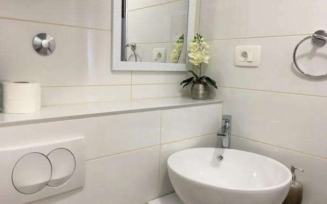 Central Split Apartments And Rooms Paese
