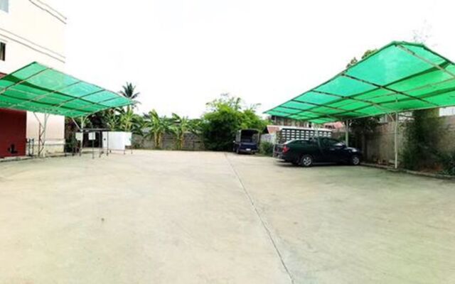 Ban Bua Resort & Hotel