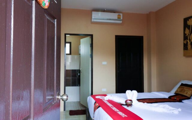 Nida Rooms Padet Sala 45 at Happy House